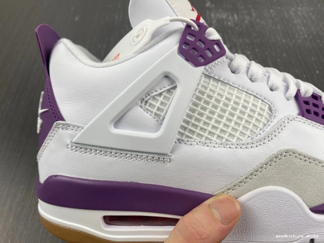 DR5415-150 Retro SB Jordan 4 0709